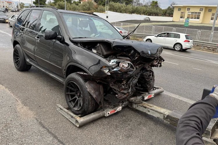 Αφίδνες: 3 νεκροί σε ολέθριο τροχαίο, εκτοξεύθηκαν 20 μέτρα τα καθίσματα  